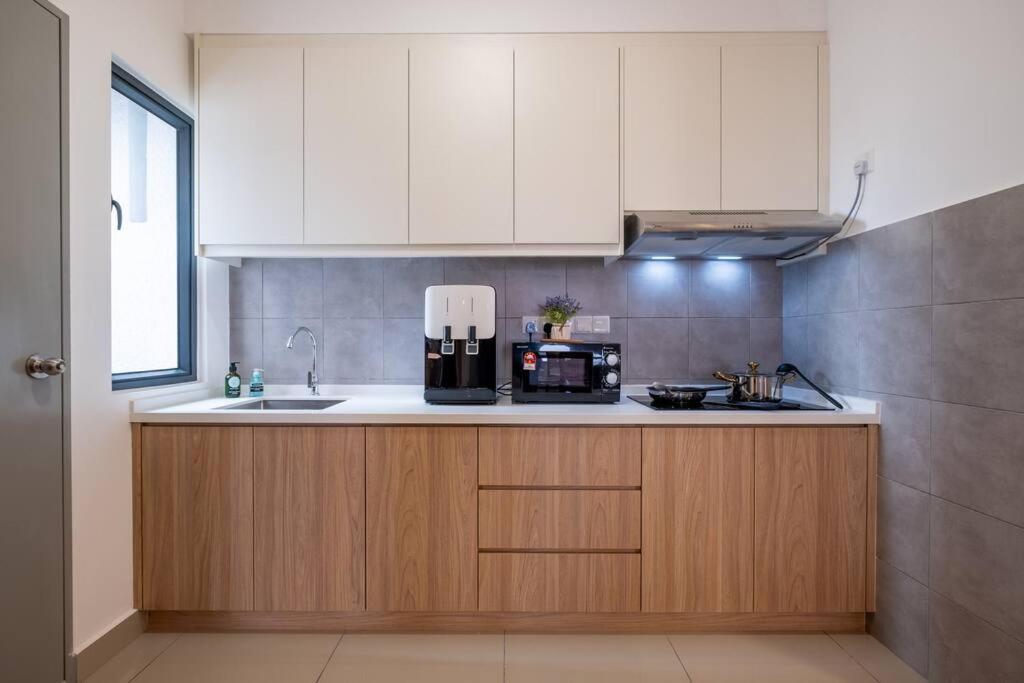 Apartment Mini Playground 10pax M Vertica Mrt Velocity Mall *